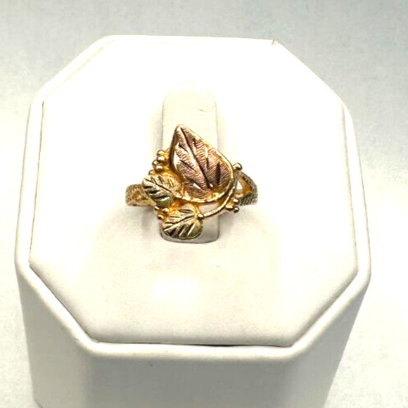 Black Hills Jewelry - Estate 10K Gold Black Hills Leaves Grapes Ring Size 7.5 / 3.9g RI-160